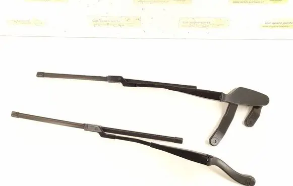 Mercedes-Benz C W204 Front wiper blade arm 2048201944 2048201844