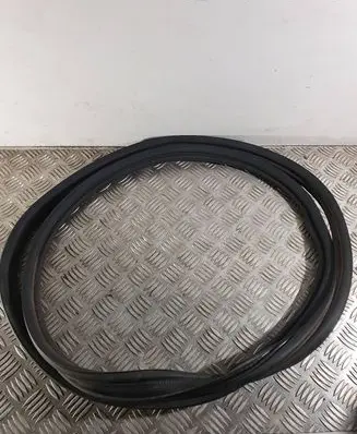 Volvo V60 Trunk rubber seal (body) 