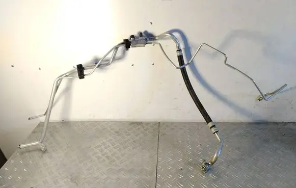 Toyota RAV 4 (XA50) Air conditioning (A/C) pipe/hose 