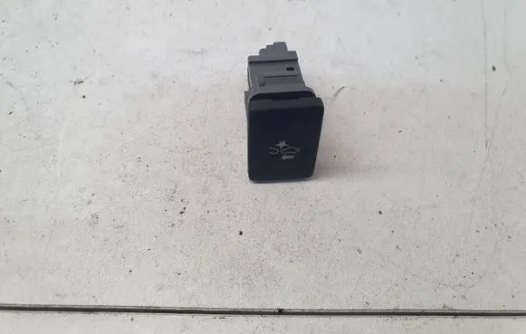 Toyota Auris E180 Other switches/knobs/shifts 15B424