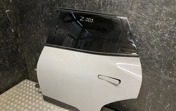 KIA EV4 Rear door
