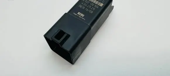 Audi A3 S3 8P Glow plug pre-heat relay 038907281D