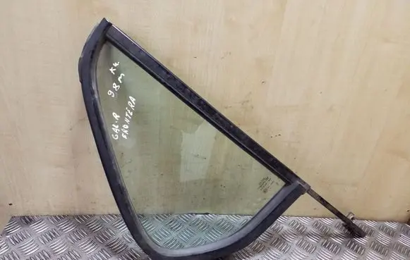 Opel Frontera B Rear vent window glass 