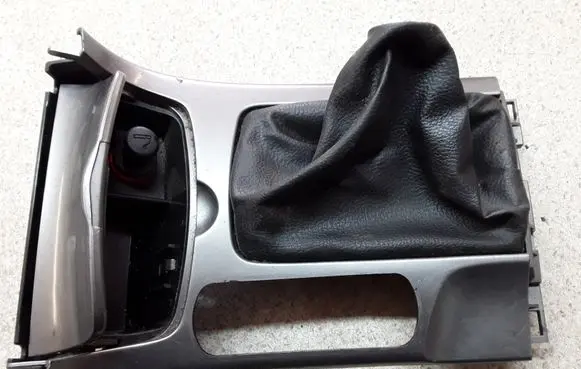 Mazda 6 Gear lever shifter trim leather/knob GJ6A64334