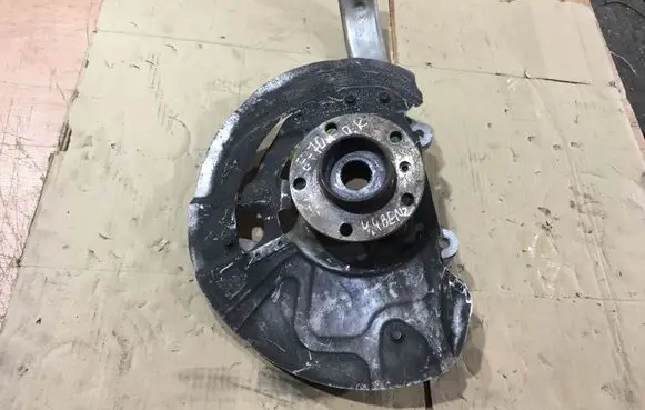 BMW X5M E70 Front wheel hub 6869869