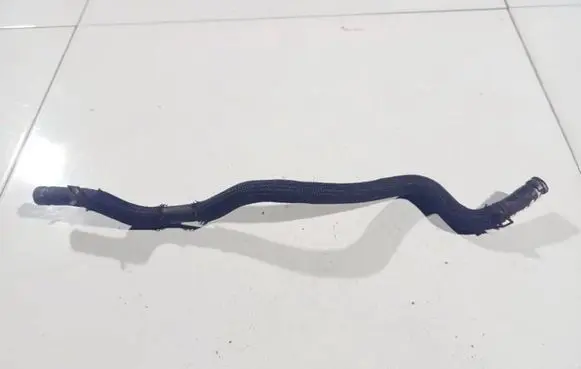 Mazda CX-7 Engine coolant pipe/hose