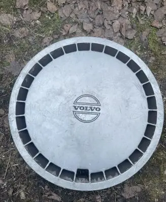 Volvo 440 R14 wheel hub/cap/trim 432004 81280