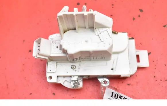 Ford Mondeo Mk III Front door lock XS41A21813DE
