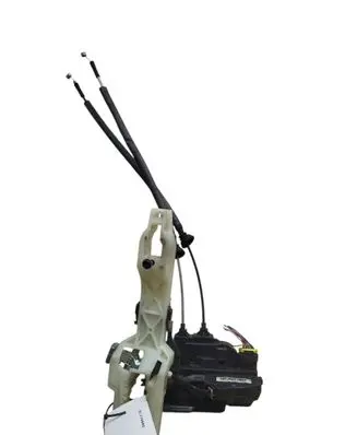 Hyundai i30 Front door lock 813202L060
