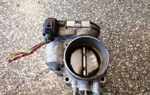 Audi A6 S6 C5 4B Throttle valve 078133062B