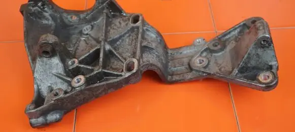 Volvo S80 Engine mounting bracket 31258329 13MB11