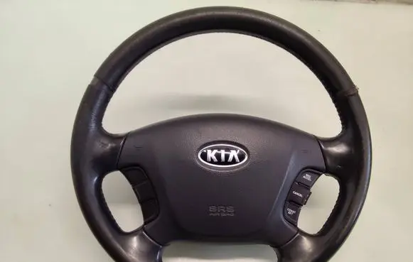 KIA Carens I Steering wheel