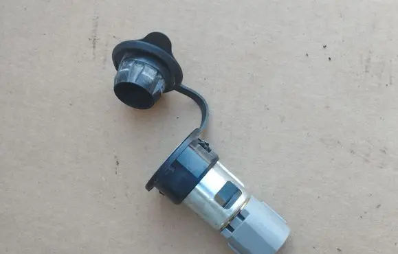 Chrysler Town u0026 Country V 12 V Socket (rear) VC23207A
