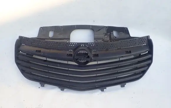 Opel Vivaro Front bumper upper radiator grill