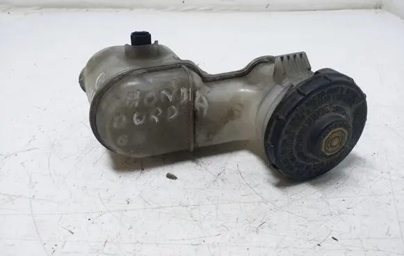 Honda Accord Brake fluid reservoir 