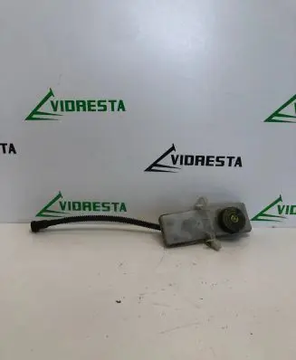 Brake fluid reservoir