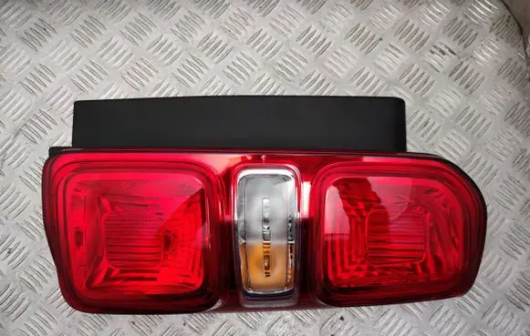 Peugeot Traveller Rear/tail lights 9808243080