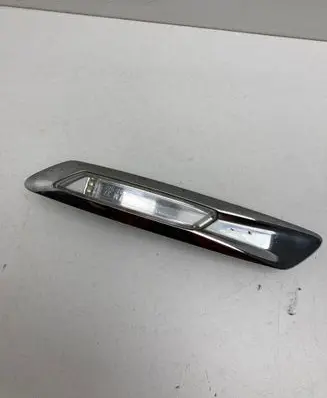 BMW 5 F10 F11 Front fender indicator light 01038704 A174384 15417005