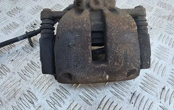 Front brake caliper