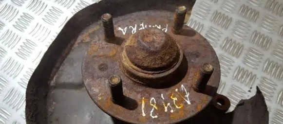 Rear wheel hub