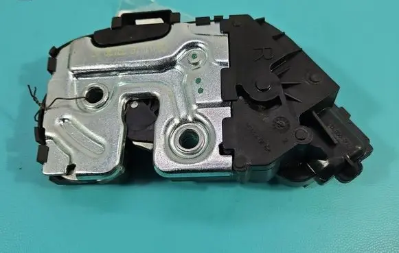 Other engine bay part