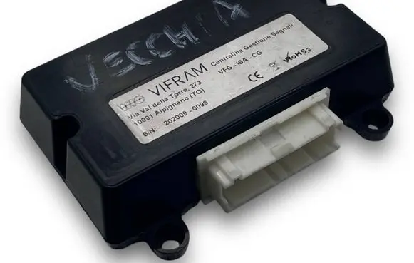 Toyota Prius (NHW20) Central body control module A6091 2020090096