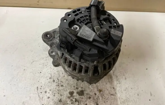 Volkswagen Sharan Generator/alternator 06F903023J 0124525092