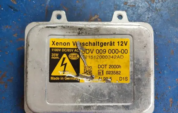 BMW 1 E81 E87 Headlight ballast module Xenon 5DV00900000 A21512000342AD