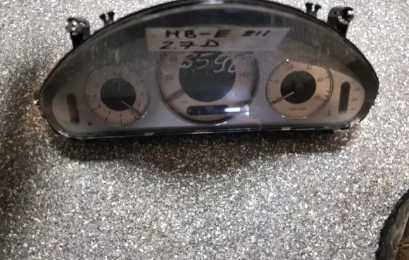 Mercedes-Benz E W211 Speedometer (instrument cluster) 2115403847