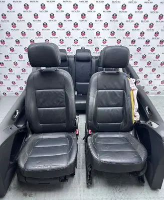 Volkswagen Tiguan Interior set 111143452477TU 03112011 5N1837113F