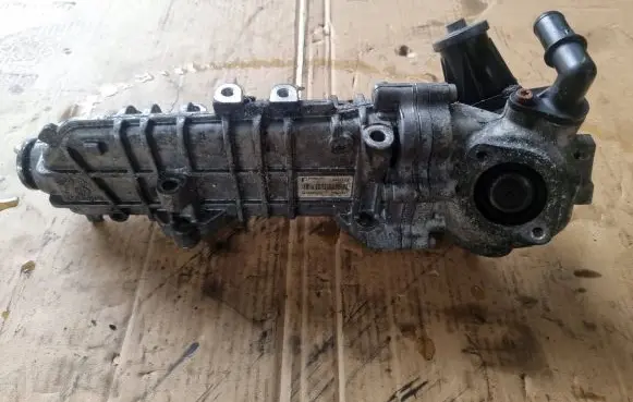 Iveco Daily 35 - 40.10 EGR valve cooler 5801668925