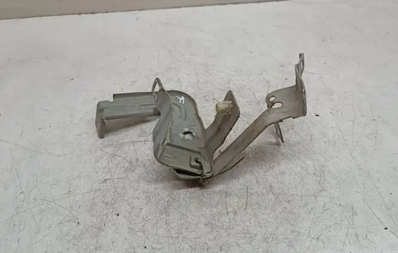 BMW 1 F20 F21 Fender mounting bracket
