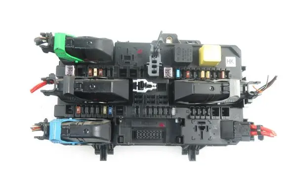 Opel Astra H Central body control module 5DK00866932 13206762HK