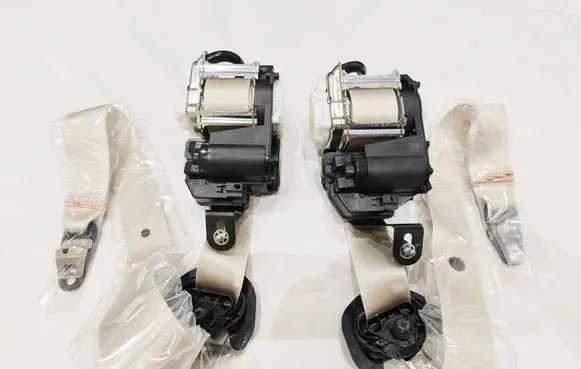 Mercedes-Benz EQS V297 Set of seat belts A29686053018U14 A2968605401 A020M432