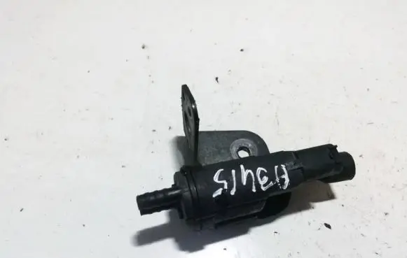 Mercedes-Benz C W202 Turbo solenoid valve 0025401497 48b43625b00