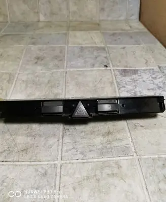 Opel Astra H Hazard light switch 13100105 0320