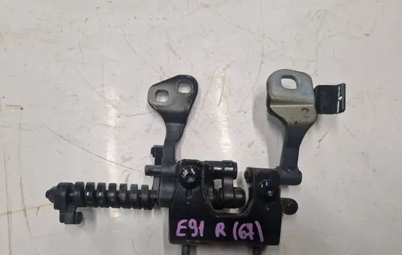 BMW 3 E90 E91 Tailgate/trunk/boot hinge 7119042