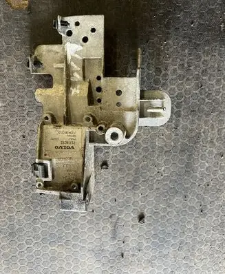 Volvo V70 Engine mounting bracket 31319292 10W351 703438020