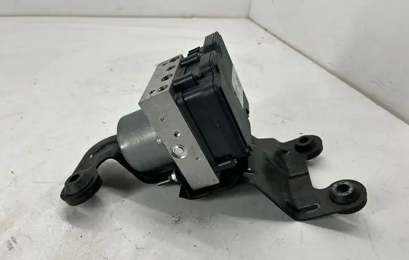 Chrysler Pacifica ABS Pump P68222747AG 68222747AG TYA132635399