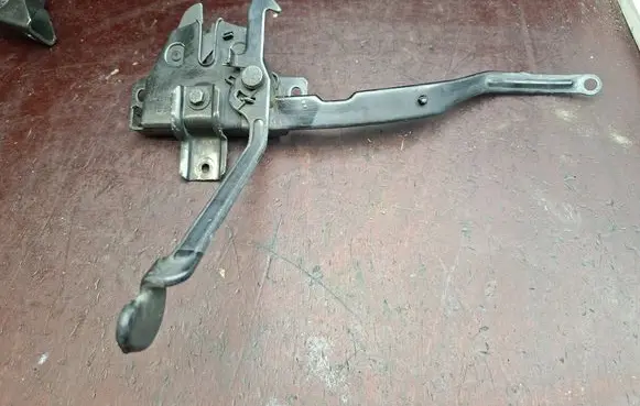 Hyundai Terracan Engine bonnet/hood lock/catch