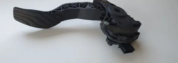Nissan Qashqai Accelerator throttle pedal