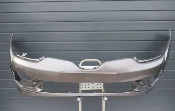 Renault Megane III Front bumper 620220055R