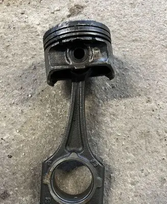 Opel Frontera B Piston with connecting rod