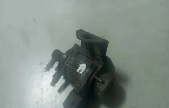 Skoda Octavia Mk2 (1Z) Turbo solenoid valve 1J0906283A