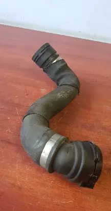 Engine coolant pipe/hose