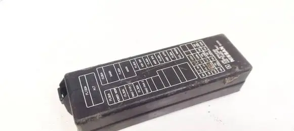 Nissan X-Trail T30 Fuse box cover 