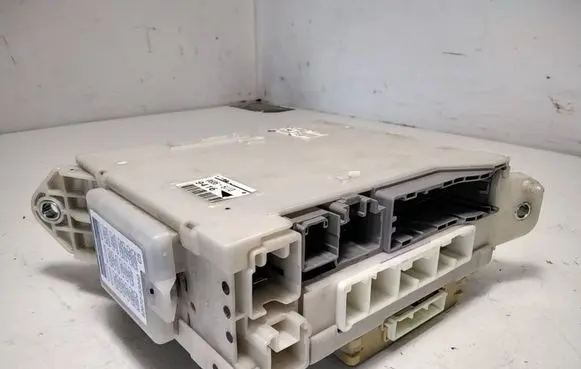 Lexus IS 220D-250-350 Fuse box set 8278053020 5K231800 9270