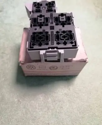 Volkswagen Touareg I Relay mounting block 7L0937503 KA03062020