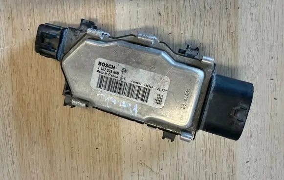Mercedes-Benz A W177 Fan control module 1137328656
