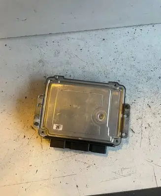 Ford Focus Engine control unit/module 0281017750
